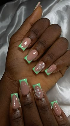 Nails Acrylic Vacation Short, Medium Green Nails Acrylic, Simple Nail Ideas Square Short, Cute Short Nail Sets Green, Like Green Nails Short, Green Flower French Tip Nails, Green And Grey Nail Designs, Green Cruise Nails, Square Acrylic Nails Vacation