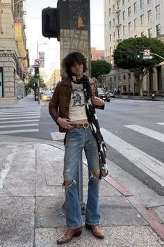 70s Rockstar Fashion Men, 60s And 70s Fashion Men, Indie Cowboy, 2022 Streetwear, 70s Fashion Men, 70s Inspired Outfits, Edgy Grunge, Aesthetic Men, Fashion 70s