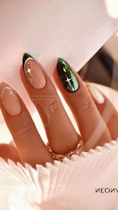 These Christmas Nails Nail Art Ideas – Get Ready to Shine! 💅. Get festive with these stunning Christmas Nails Nail Art ideas that will make your nails the talk of every holiday party! From elegant Christmas Gel Nails to chic Christmas Nails Acrylic, there\'s a look for everyone. 🎅✨ Want something fun and easy? Try Cute Christmas Nails or go with Christmas Nails Easy for a quick, stylish look. Bring on the Festival Nails and show off Her Nails with confidence. If you’re in a rush, Stick On Nai... Gold Holiday Nails, Holiday Nails Christmas, Candy Cane Nails, Christmas Gel, December Nails, Winter Nails Acrylic, Cute Christmas Nails