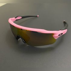 Clean Smoke And Pet Free. Just Glasses , No Case . Oakly Sunglasses, Oakley Sunglasses Women, Fishing Glasses, Oakley Radar Ev, Running Sunglasses, Runner Girl, Pink Camo, Womens Glasses, Colored Sunglasses