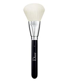 Drawing inspiration from backstage Dior runway shows&#x2C; the powder brush No. 14 is designed for a perfect&#x2C; simple makeup application. It is the ideal tool for use with powders and powder foundations. With its soft&#x2C; round shape and its layered&#x2C; tapered fibers&#x2C; it lightly deposits powder on the face for an even finish in a single sweep. This soft brush with extremely fine and soft synthetic fibers delivers flawless&#x2C; cont Dior Backstage Powder, Dior Powder, Setting Powder Brush, Dior Runway, Prom Makeup Tutorial, Burts Bees Lip, Dior Backstage, Mode Hijabi, Hair Supplies