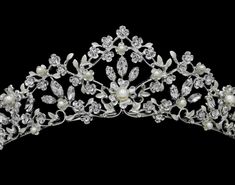 Pearl and Rhinestone Floral Wedding Tiara hp6358 Beaded Edge Veil, Quinceanera Accessories, Winter Wedding Accessories, Gold Bridesmaid Jewelry, Beaded Wedding Veils, Rose Gold Tiara, Floral Tiara, Rose Gold Bridesmaid, Veil Accessories