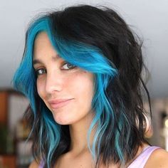 E Girl Hairstyles, Face Framing Hair, Rambut Brunette, Peekaboo Hair, Hair Color Streaks, Bright Hair