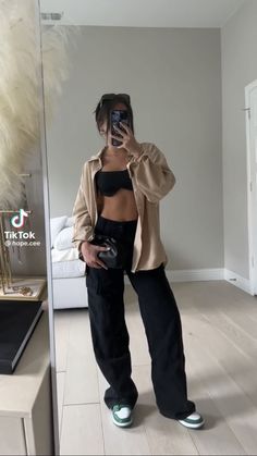 Kelly Jenner, College Fits, Aesthetic Fits, Poses Para Fotos Sexis, Ootd Inspo, Neutral Outfit, Pinterest Outfits, 2023 Vision