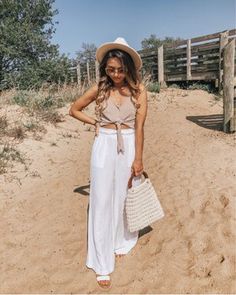 Summer style - White linen beach pants with tie crop top White Linen Beach Pants, Linen Pants Outfit Summer, White Linen Pants Outfit, White Beach Pants, Goa Outfits, Linen Beach Pants, Linen Pants Outfit, Summer Pants Outfits