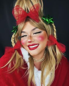 Who Ville Makeup, Cindy Lou Who Makeup Kids, Cindy Lou Makeup, Whoville Photoshoot, Dress Like A Christmas Tree For School, Dress Like A Who From Whoville, Grinch Makeup Easy, Cindy Lue Who, Cindy Lou Who Costume Diy Women