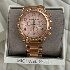 Mk Watch Women Rose Gold, Women Gold Watches, Rose Gold Watches Women Classy, Watches Women Aesthetic, Elegant Watches Women Classy, Michael Kors Watch Women's, Mvmt Watches Women, Mk Watch Women, Michael Kors Watches Women