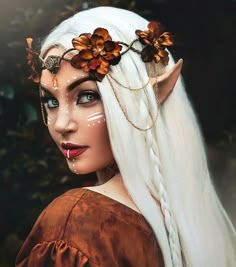 Maquillage Halloween : se transformer en elfe Elven Cosplay, Fantasy Make-up, Snowman Costume, Halloweenský Makeup, Elf Cosplay, Fairy Halloween Costumes, Black Halloween Dress, Smink Inspiration, Elf Costume