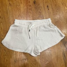 Feat Nwt Shorts. Drawstring. Measurements Pictured. Waffle Material. Tan Waffle Knit Shorts, Lulu Lemon Shorts, Uniqlo Bags, Vintage Chanel Handbags, Tan Woman, Nike Running Shorts, Lululemon Shorts, Halter Maxi, White Halter Maxi Dress