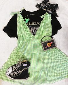 Beetlejuice Movie Night Outfit, Spooky Cute Outfits, Halloween Season Outfits, Beetlejuice Outfit Ideas Casual, Summerween Outfit Ideas, Spooky Summer Outfits, Spooky Outfit Ideas, Beetle Juice Inspired Outfit, Layering In Summer