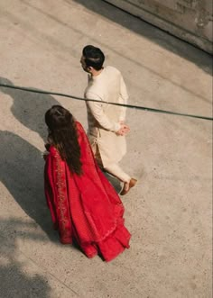 Bangladesh Aesthetic, Bangladesh Women, South Asian Aesthetic, Zara Shahjahan, Couples Walking, Kuching, Desi Aesthetic