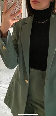 Womens Suit Outfits, Sage Green Outfit, Green Suit Women, Green Blazer Outfit, Womens Suit, Turtleneck Outfit, Suit Outfit, Blazer Outfits For Women, Outfit Classy