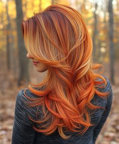 Rizos Definidos en Hair Colors Copper Red 💃 Orange Hair With Highlights Blondes, Orange Halo Hair, Red Hair With Orange Highlights, Copper Hair With Dark Roots Brown, Red And Copper Hair, Orange And Red Hair, Orange Hair Ideas, Orange Copper Hair, Orange Balayage