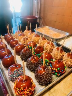 Freshly dipped carmel apples! #JulianCiderMill #CiderMill #Carmel #CarmelApples #Holiday #HolidayTradition #Julian #JulianCA Caramel Apple Decorating, Halloween Carmel Apple, Caramel Apple Kits, Caramel Apple Desserts