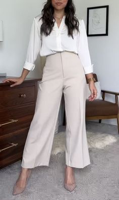 Meeting Outfit, Fashionable Work Outfit, Lawyer Outfit, Business Outfits Women, Office Outfits Women, Body Confidence