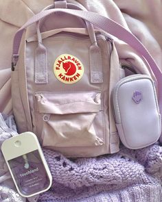 School Bag Aesthetic, Kanken Sling Bag, Backpack Fjallraven, School Bag Essentials, Backpack Outfit, My Style Bags