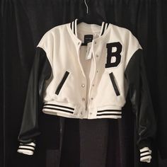 Large/Varsity Jacket Black And White Varsity Jacket, Varsity Jacket Outfit, Jacket Outfit Women, Varsity Jackets, Cute Shirt Designs, Jersey Jacket, Black And White Color, Jacket For Women, Black And White Colour