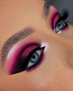 Pink Bold Eye Makeup, Bold Pink Makeup Looks, Black Smokey Eyeshadow Looks, Black Pink Smokey Eye, Pink And Black Smokey Eye Makeup, Black Pink Eyeshadow, Pink Black Smokey Eye, Hot Pink Goth Makeup, Eyeshadow Looks Color