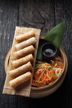 Spring Roll Photography Food Styling, Spring Rolls Photography Styling, Asian Food Plating, Food Plating Design, Thai Food Menu, Asian Food Photography, Food Plating Techniques, Khmer Food, Vietnam Food