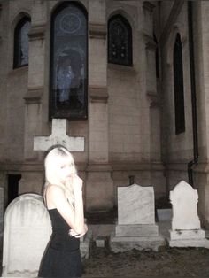 girl in cemetary, alternative photoshoot, church girl aesthetic, tumblr girl Church Girl Aesthetic, Alternative Photoshoot, Tumblr Goth, Light Goth, Graveyard Girl, Church Girl, Cemeteries Photography, Goth Fits, White Goth