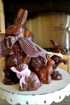 Love the different colored faux chocolate bunnies Bunny Figurines, Easter Goodies, Easter Blessings, Easter Parade, Easter Inspiration, Easter Bunnies