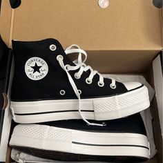 Black Platform Converse Never Worn Still In Box With Receipt Size 5 Pretty Shoes Formal, Dream Shoes Converse, Chunky Shoes Black, Platform Converse Men, Black Things Aesthetic, Chunky Platform Converse, Cute High Top Shoes, Shoes Aesthetic Black, Converse Black Platform