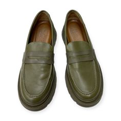 Brand: FRANCO SARTO Style: SHOES FLATS Color: GREEN Size: 6.5 SKU: 101-101161-83103 CONDITION: GENTLY USED Green Leather Loafers With Rubber Sole, Green Leather Slip-on Loafers, Green Slip-on Loafers With Round Toe, Casual Green Loafers With Round Toe, Casual Green Flat Loafers, Green Slip-on Closed Toe Loafers, Green Flat Loafers With Rubber Sole, Green Slip-on Loafers For Spring, Spring Green Slip-on Loafers