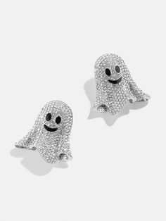 The afterlife’s a runway, so your ear stack’s going to need some sparkles. Introducing the Ghoul Friend Earrings, pavé studs with shimmering glass stones. So cute and lightweight, these ghost earrings are perfect for haunting Halloween costumes, or for some fun personality during all of spooky season. Frankenstein Earrings, Disney Keychain, Disney Earrings, Witch Earrings, Frankenstein Halloween, Classic Halloween, Ghost Earrings, Halloween Spider Web, Halloween Charms