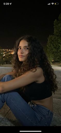 Portugal Vacation, Night Summer, Brunette Girl, Long Curly Hair, Curly Girl, Long Curly, Aesthetic Hair, Instagram Foto, Mode Inspiration