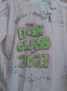 the back of a white jacket with writing on it that says, the irish class of 2012