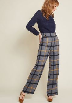 Wide Leg Plaid Pants Outfit, Plaid Pants Outfit Casual, Wide Leg Plaid Pants, Grey Pants Outfit, Plaid Pants Outfit, Spring Business Casual, Funky Dresses, Navy Blue Blouse, Pants Outfit Casual