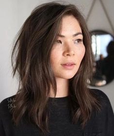 Hairstyle For Chubby Face, Medium Layered Haircuts, Round Face Haircuts, Penteado Cabelo Curto, Round Faces, Asian Hair, Hairstyles For Round Faces, Medium Hair Cuts, Shoulder Length Hair