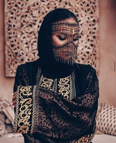 Arabic Culture, Arabian Women, Face Jewellery, Trendy Face Masks, Face Mask Fashion, Arab Fashion, Arabian Nights