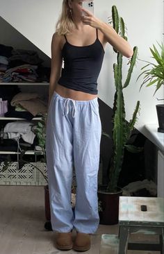 Scandi Girl Aesthetic Outfit, Lounge Aesthetic Outfit, Dark Summer Clothes, At Home Summer Outfits, Pj Aesthetic Outfit, Scandi Girl Outfit, Comfy Pjs Aesthetic, Pijama Pants Outfit, Lounge Outfit Aesthetic