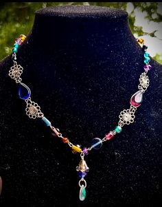 I handcrafted this beautiful upcycled necklace. I gave old jewelry a new life. It is made with glass beads and wire. It is ready to ship. Upcycled Necklace, Wire Necklace, Old Jewelry, Beads And Wire, Beaded Necklaces, New Life, Necklace Etsy, Glass Beads, Beaded Necklace