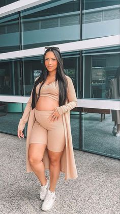 Chic Pregnancy Style, Baddie Outfits Summer, Gender Reveal Outfit, Casual Maternity Outfits, Preggo Fashion, Maternity Photoshoot Poses