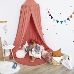 A stylish canopy is an unusual decoration of a child's room and, at the same time, an atmospheric place where the child can play, relax or read books with its parents. It will add cosiness, charm and fairy-tale atmosphere to the room. The canopy hanging over the child's bed creates a safe place for rest, it will help the child falling asleep and will take your child to magical land of dreams. Combined with soft and comfy floor mat it will become a perfect and quiet fun corner. When arranged with Simple Childhood, Reading Corner Kids, Shared Room, Reading Corner