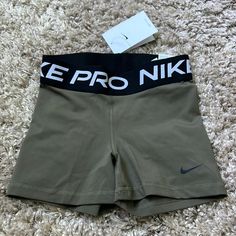 New With Tag Color: Green Olive/Black C7 Nike Clothes Women, Nike Pros Shorts, Nike Women Outfits, Olive Green Nike, Shein Haul, Nike Set, Casual Country Outfits, Gymwear Outfits, Cute Nike Outfits