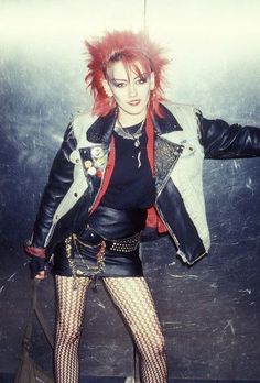 80's London #1980SFashionTrends Stile Punk Rock, Secret Cinema, Indie Outfits Grunge, 1980s Fashion Trends, Look 80s, 80s Disco