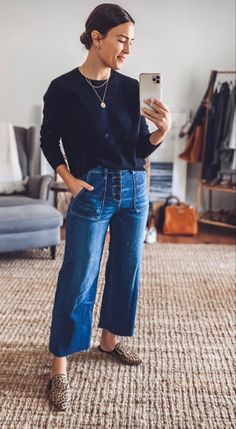 Flared Cropped Jeans Outfit, Wide Leg Cropped Jeans Outfit, Wide Leg Jeans Outfit Fall, Ankle Jeans Outfit, Natalie Borton, Cropped Jeans Outfit, Jean Levis, Jeans Outfit Spring, Wide Leg Jeans Outfit