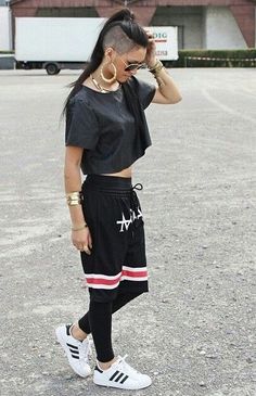 Urban Fashion Editorial, Outfits Juvenil, Urban Fashion Women, Hipster Outfits, Tomboy Outfits, Looks Street Style, Urban Dresses, Outfit Trends, Urban Wear