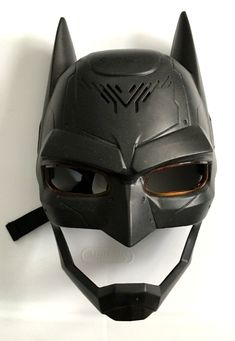 Batman Voice Changing Costume Mask Talking Eyes Light Up DC Spin Master Works! Bat Man Mask Template, 3d Printed Batman Mask, Starset Mask, Batman Mask Printable, Batwomen Mask, Spiner Mask, Batman Lights, Batman Mask, Press The Button