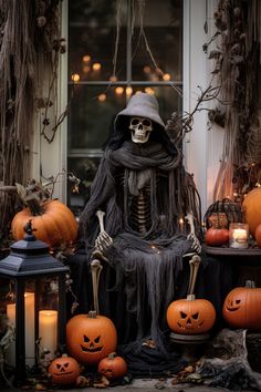 Halloween home Easy Outdoor Halloween Decorations, Halloween Decorations To Make, Outdoor Halloween Decorations, Decoration Theme, Classy Halloween, Creepy Halloween Decorations