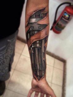 Cool tattoo this is awesome Terminator Tattoo, Terminator Arm, Tattoos Arm Mann, Ripped Skin Tattoo, Tato 3d, Best 3d Tattoos, Tatoo 3d, Amazing 3d Tattoos