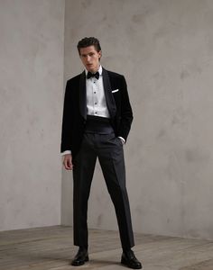 Banquet Suits For Men, Vintage Tuxedo Men, Suit Ideas For Men Classy, Wedding Tuxes, Suits For Guys, Stars Wedding, Black And White Suit, Blazer Outfits Men