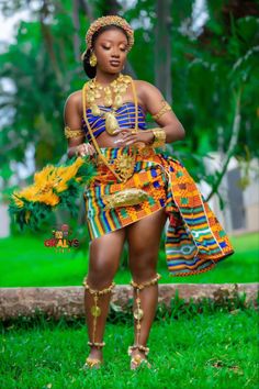 Ghana Photoshoot Ideas, Ivory Coast Traditional Dress, Ghana Photoshoot, African Dance Outfits, Ghana Clothing, Breaking A Fast, African Clothing Women, Ghana Independence, Ghana Clothes