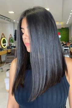 One Length Haircuts, Angled Hair, One Length Hair, Straight Hair Cuts, Shoulder Length Hair Cuts