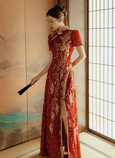 Chinese Dress Qipao Modern Cheongsam Wedding, Japanese Kimono Wedding Dress, Ancient China Fashion, Red Qipao Aesthetic, Wedding Chinese Dress, Long Embroidered Cheongsam For Wedding, Embroidered Long Cheongsam For Wedding, Floor-length Ao Dai For Ceremonies, Long Cheongsam For Wedding