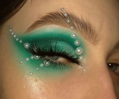 Mermaid Face Makeup, Crystal Eye Makeup, Mermaid Eye Makeup, Little Mermaid Makeup, Mermaid Makeup Halloween, Mermaid Eyes, Drag Make-up, Green Eye