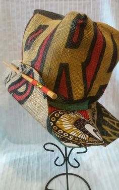 Dressy Hats, African Hats, Dope Hats, Funky Hats, Mode Hippie, Painted Hats, Bohemian Chic Fashion, Hat Ideas, Fancy Hats